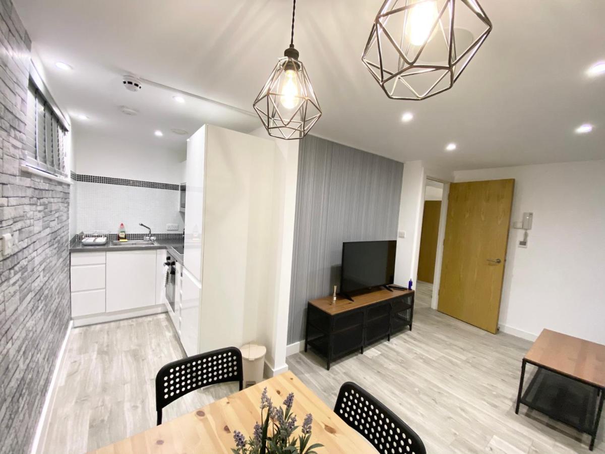 Cosy City Centre Location, Hydro Massage Showe Манчестър Екстериор снимка