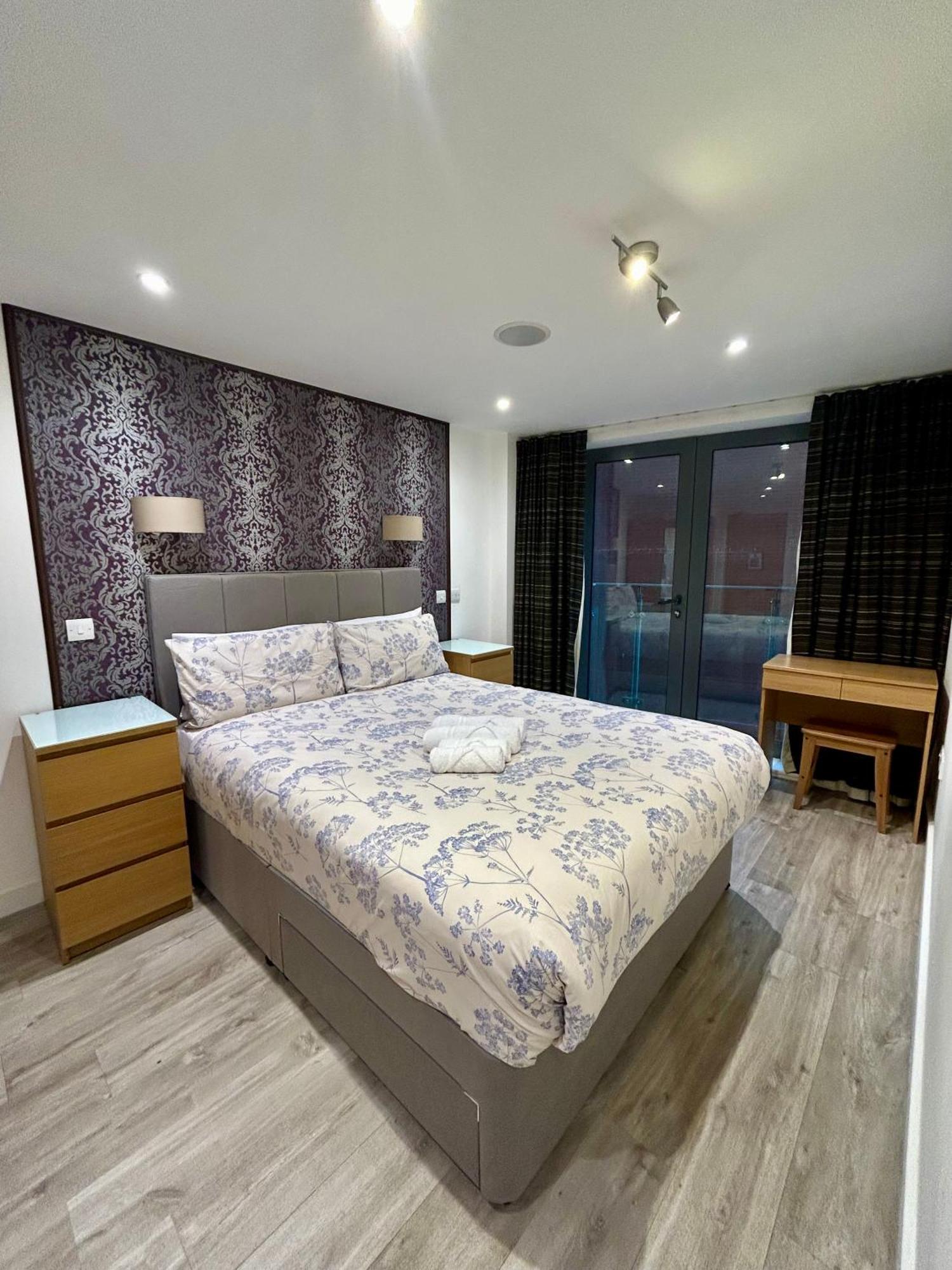Cosy City Centre Location, Hydro Massage Showe Манчестър Екстериор снимка